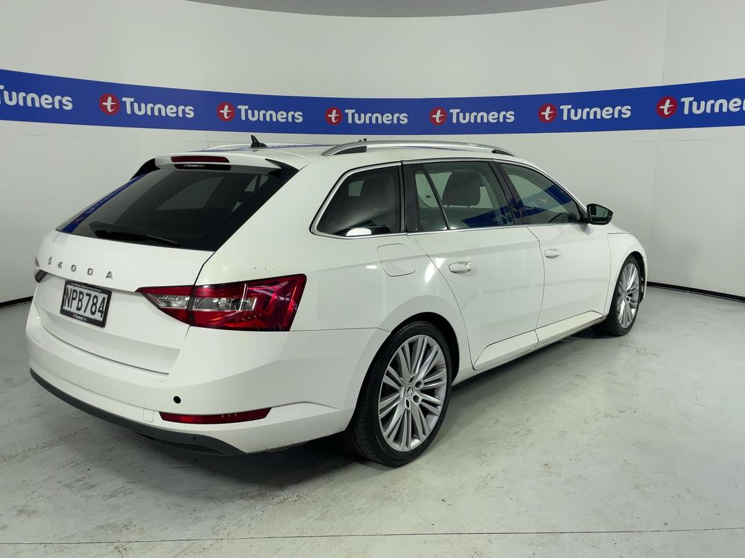 Photo '7' of Skoda Superb