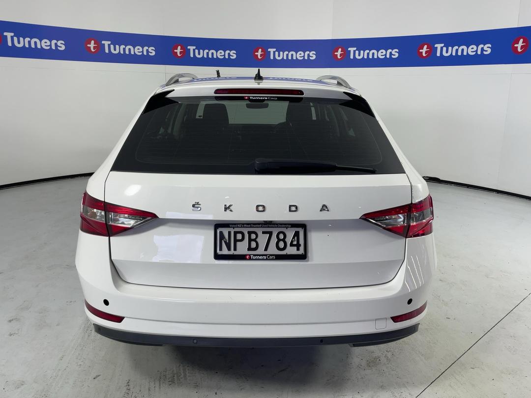 Photo '6' of Skoda Superb
