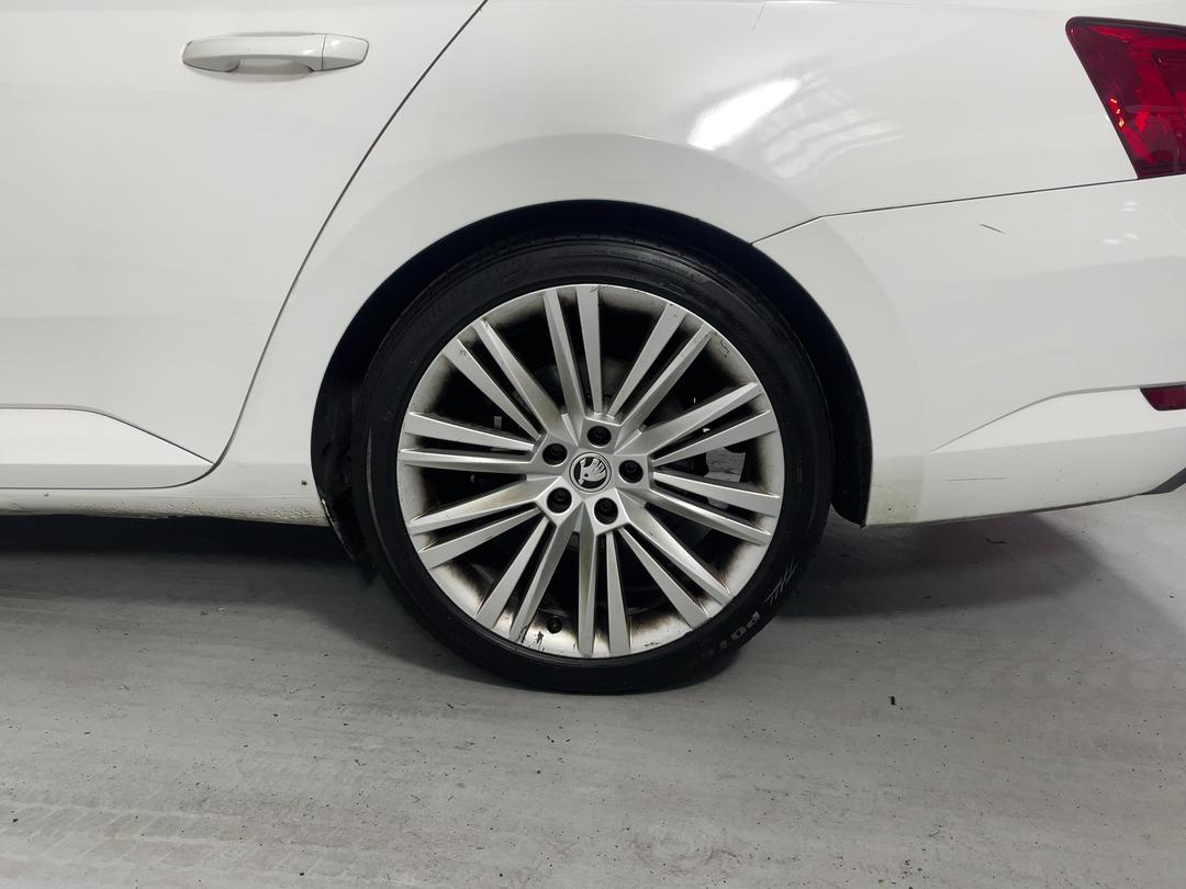 Photo '9' of Skoda Superb WGN Ambition 162KW Photo '9' of Skoda Superb WGN Ambition 162KW