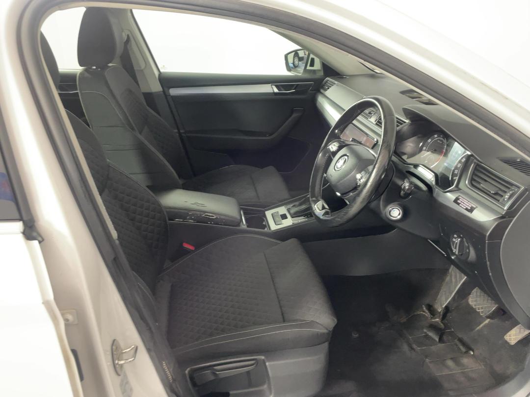 Photo '14' of Skoda Superb WGN Ambition 162KW Photo '14' of Skoda Superb WGN Ambition 162KW