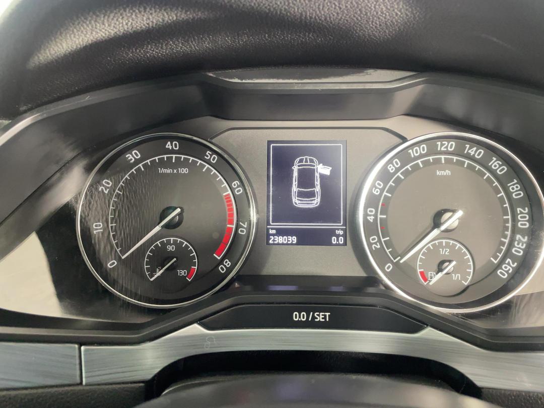 Photo '19' of Skoda Superb WGN Ambition 162KW Photo '19' of Skoda Superb WGN Ambition 162KW