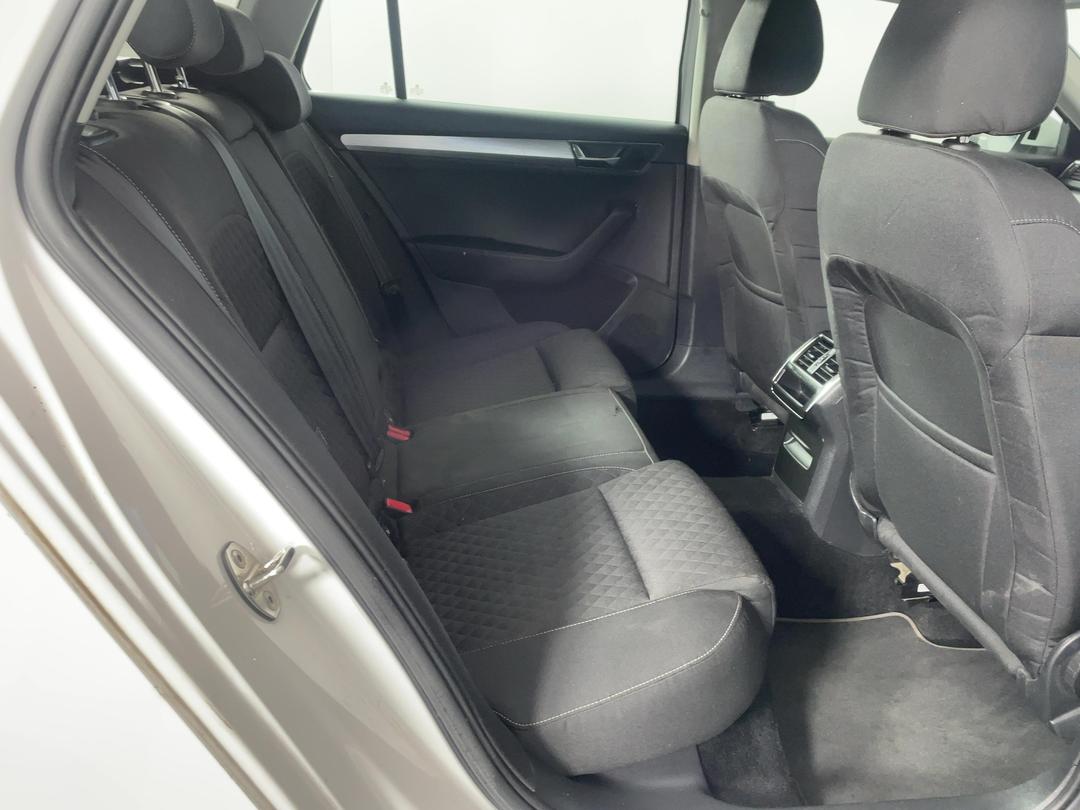 Photo '18' of Skoda Superb WGN Ambition 162KW Photo '18' of Skoda Superb WGN Ambition 162KW