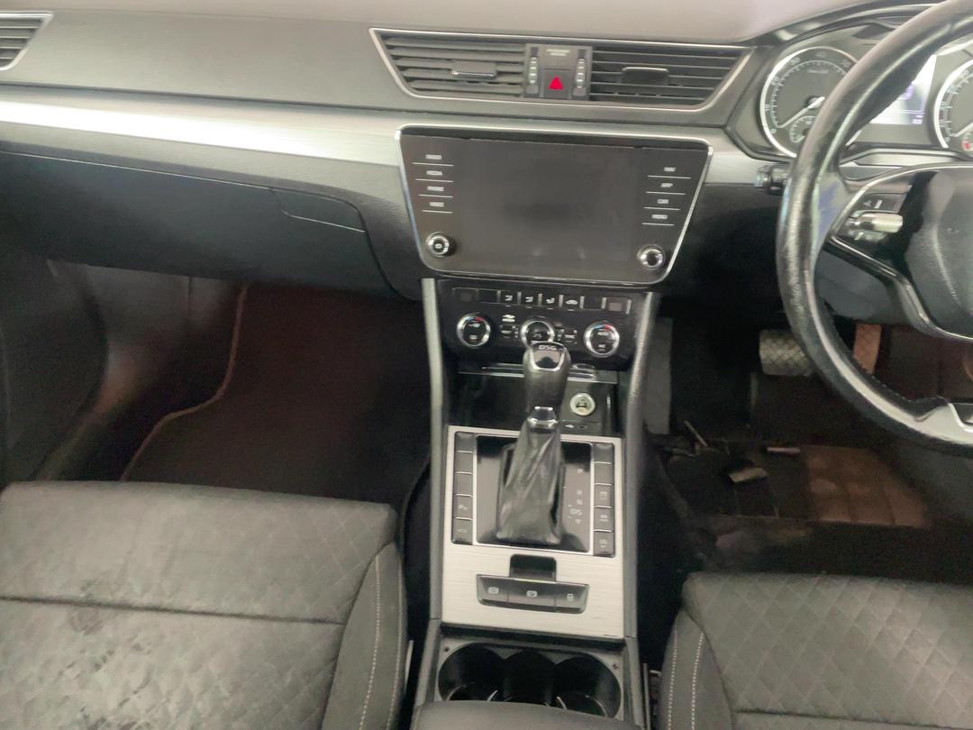 Photo '16' of Skoda Superb WGN Ambition 162KW Photo '16' of Skoda Superb WGN Ambition 162KW