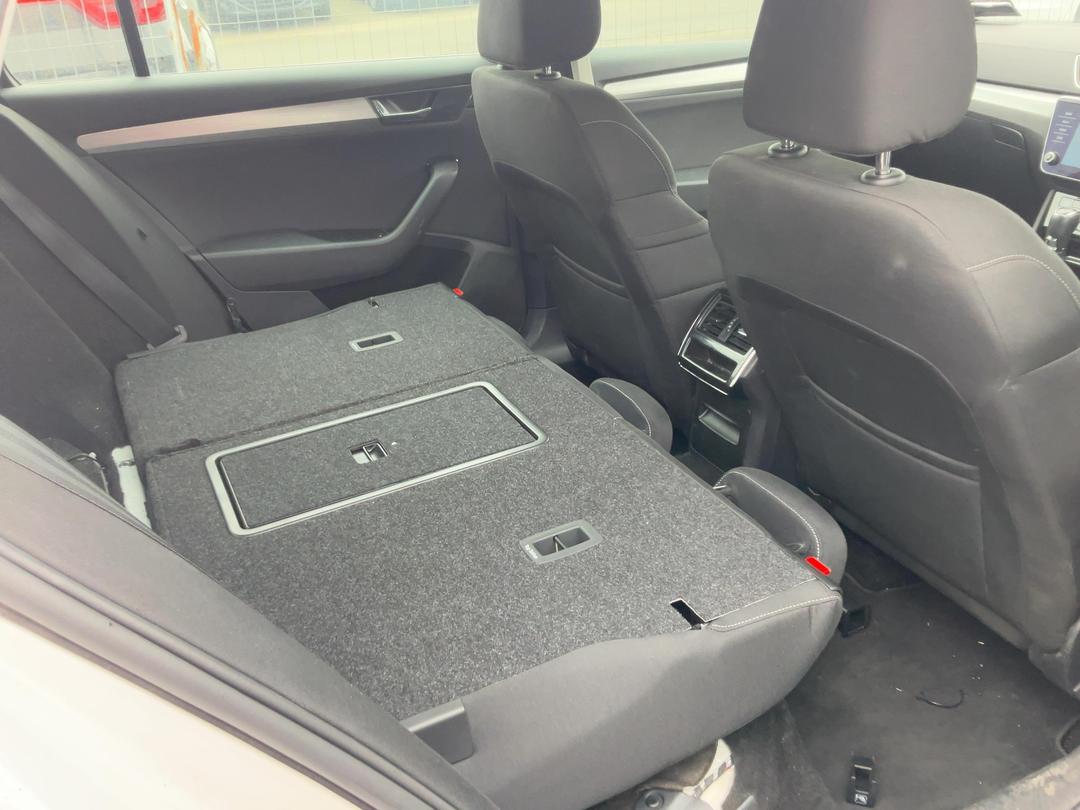 Photo '10' of Skoda Superb WGN Ambition 162KW Photo '10' of Skoda Superb WGN Ambition 162KW