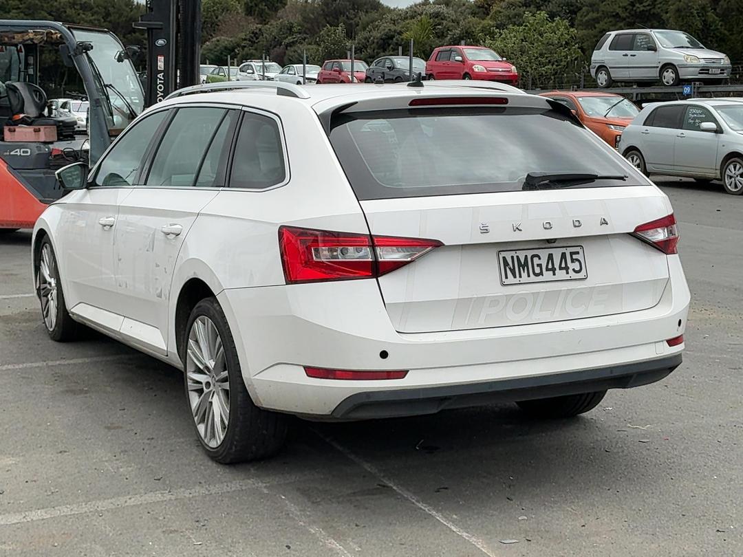 Photo '4' of Skoda Superb WGN Ambition 162KW Photo '4' of Skoda Superb WGN Ambition 162KW