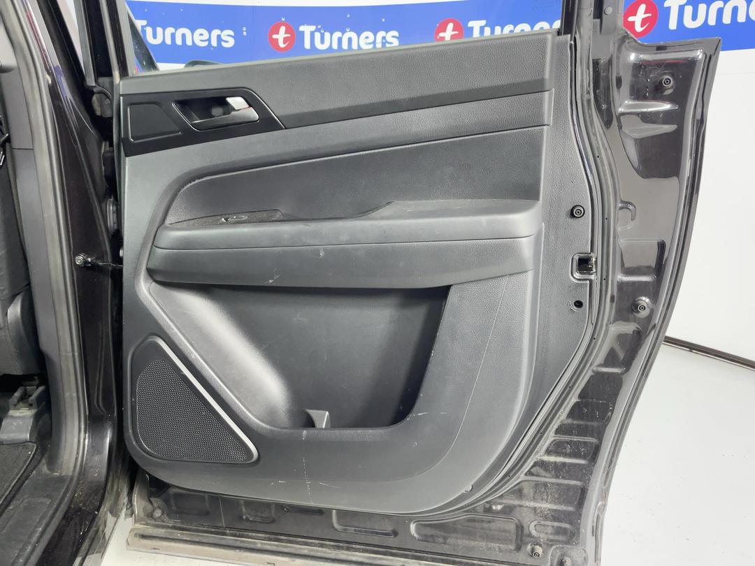 Photo '19' of Ssangyong Rhino