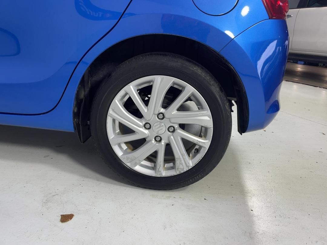 Photo '11' of Suzuki Swift