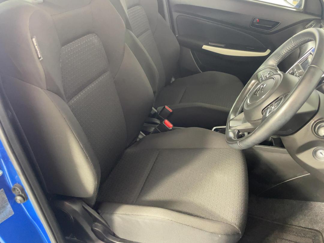 Photo '16' of Suzuki Swift