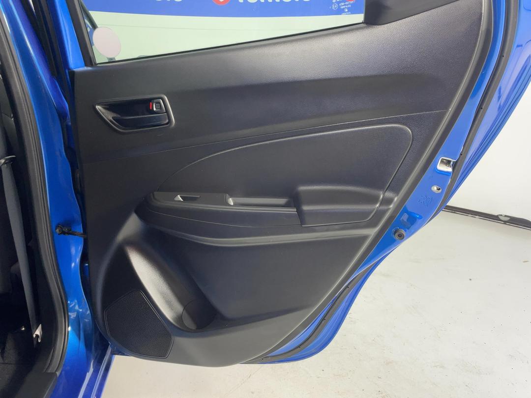 Photo '19' of Suzuki Swift