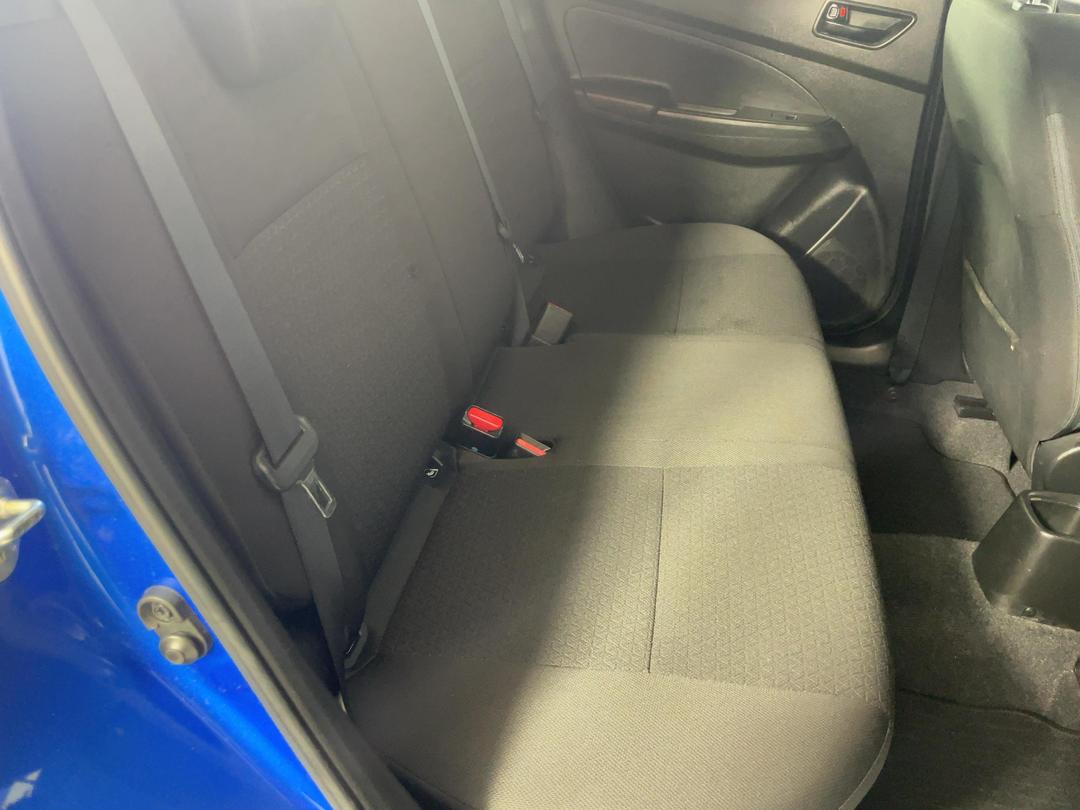 Photo '20' of Suzuki Swift