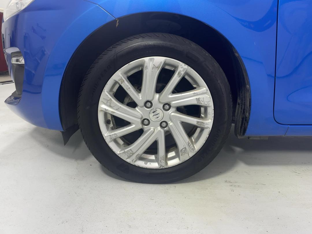 Photo '10' of Suzuki Swift