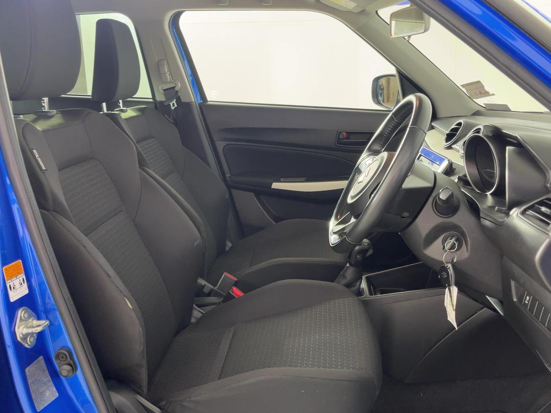 Photo '16' of Suzuki Swift