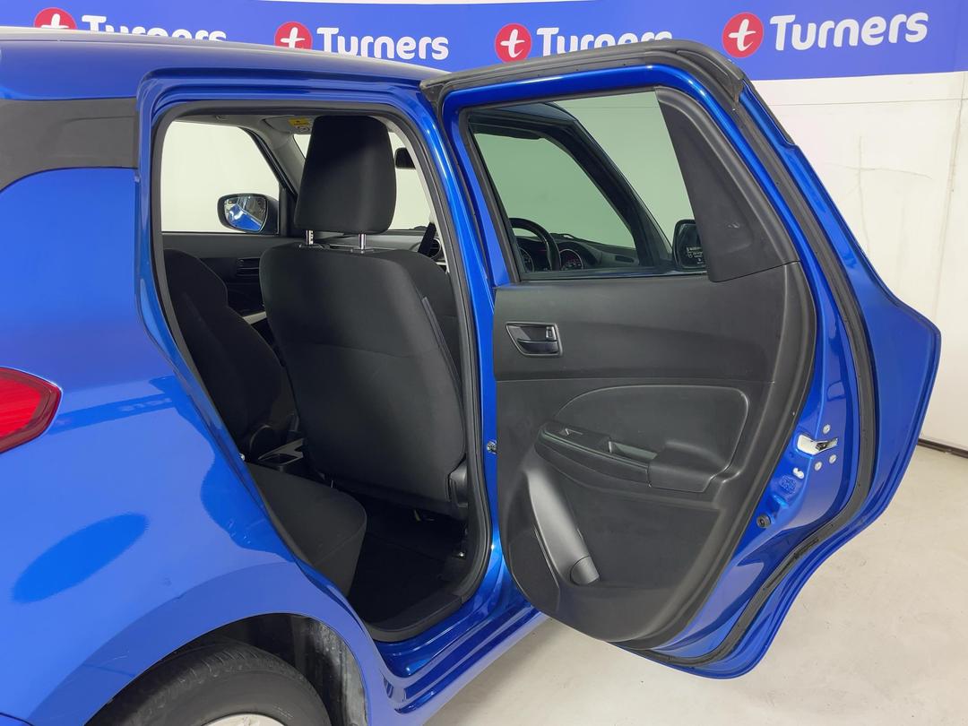 Photo '19' of Suzuki Swift