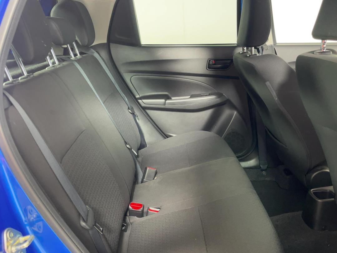Photo '20' of Suzuki Swift