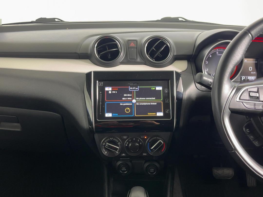 Photo '18' of Suzuki Swift