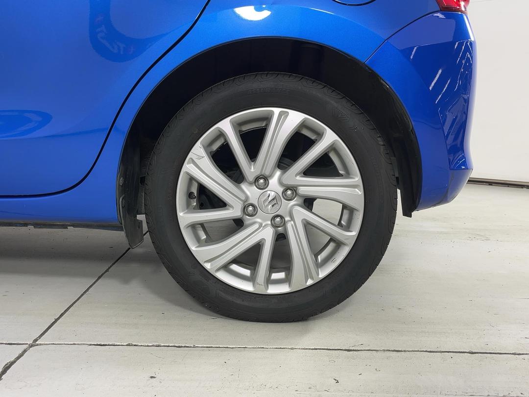 Photo '11' of Suzuki Swift