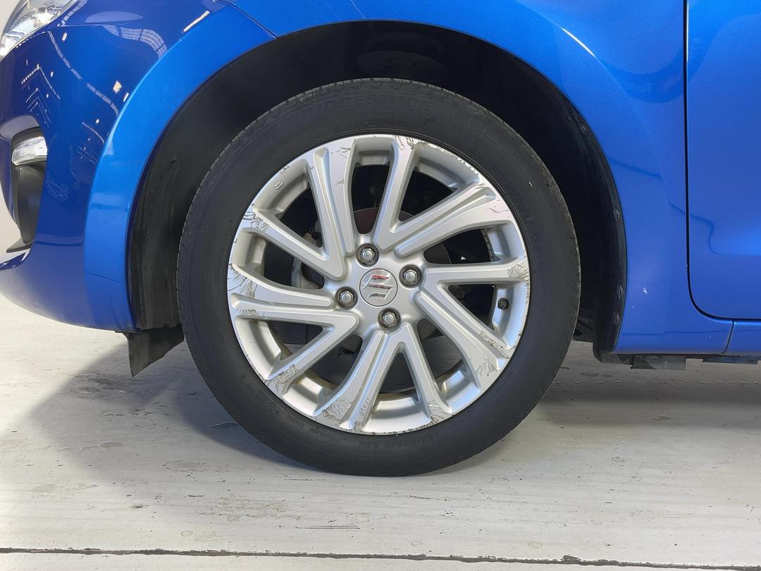 Photo '10' of Suzuki Swift