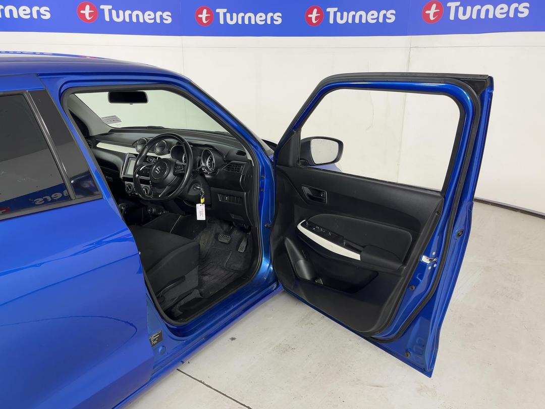 Photo '15' of Suzuki Swift