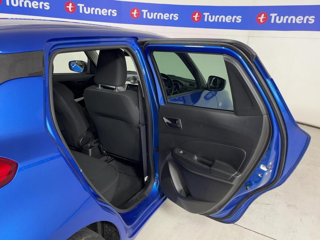 Photo '19' of Suzuki Swift