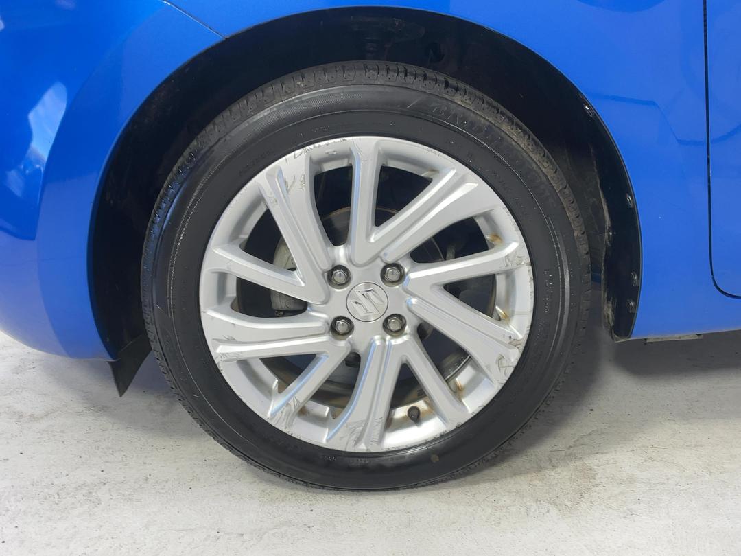 Photo '10' of Suzuki Swift