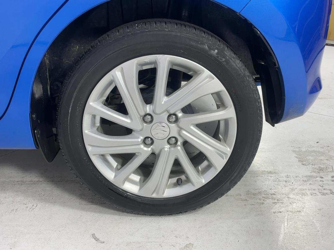 Photo '11' of Suzuki Swift