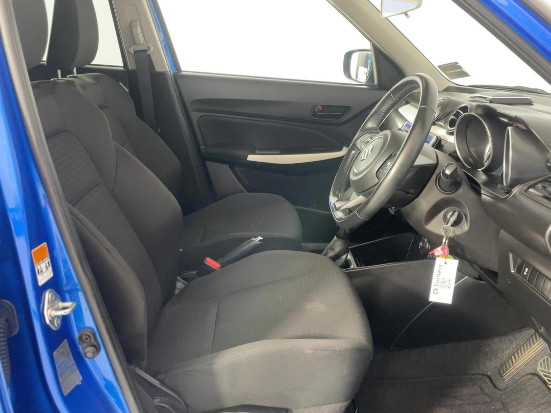 Photo '16' of Suzuki Swift