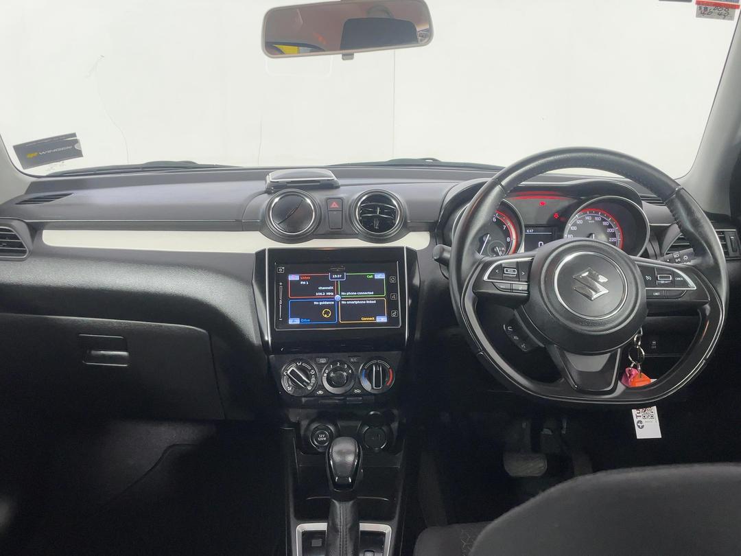 Photo '17' of Suzuki Swift