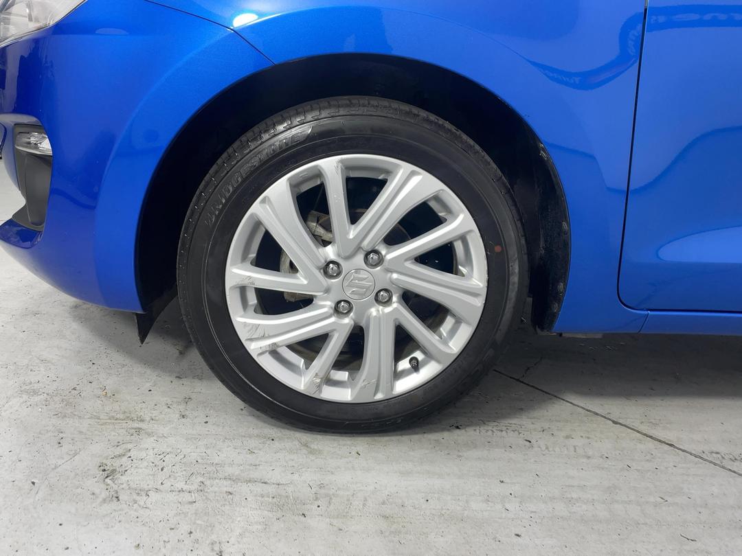 Photo '10' of Suzuki Swift