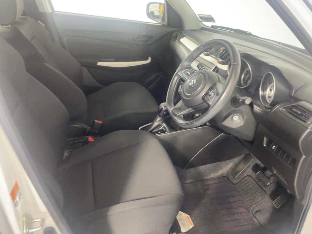 Photo '16' of Suzuki Swift