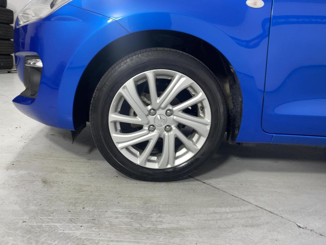 Photo '10' of Suzuki Swift