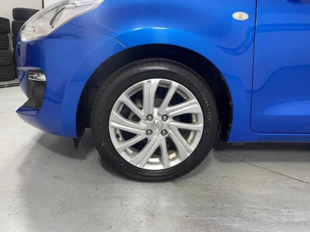Photo '10' of Suzuki Swift