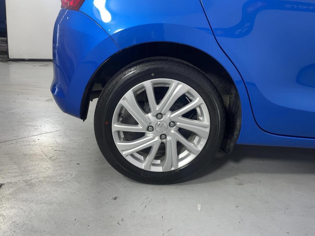 Photo '12' of Suzuki Swift