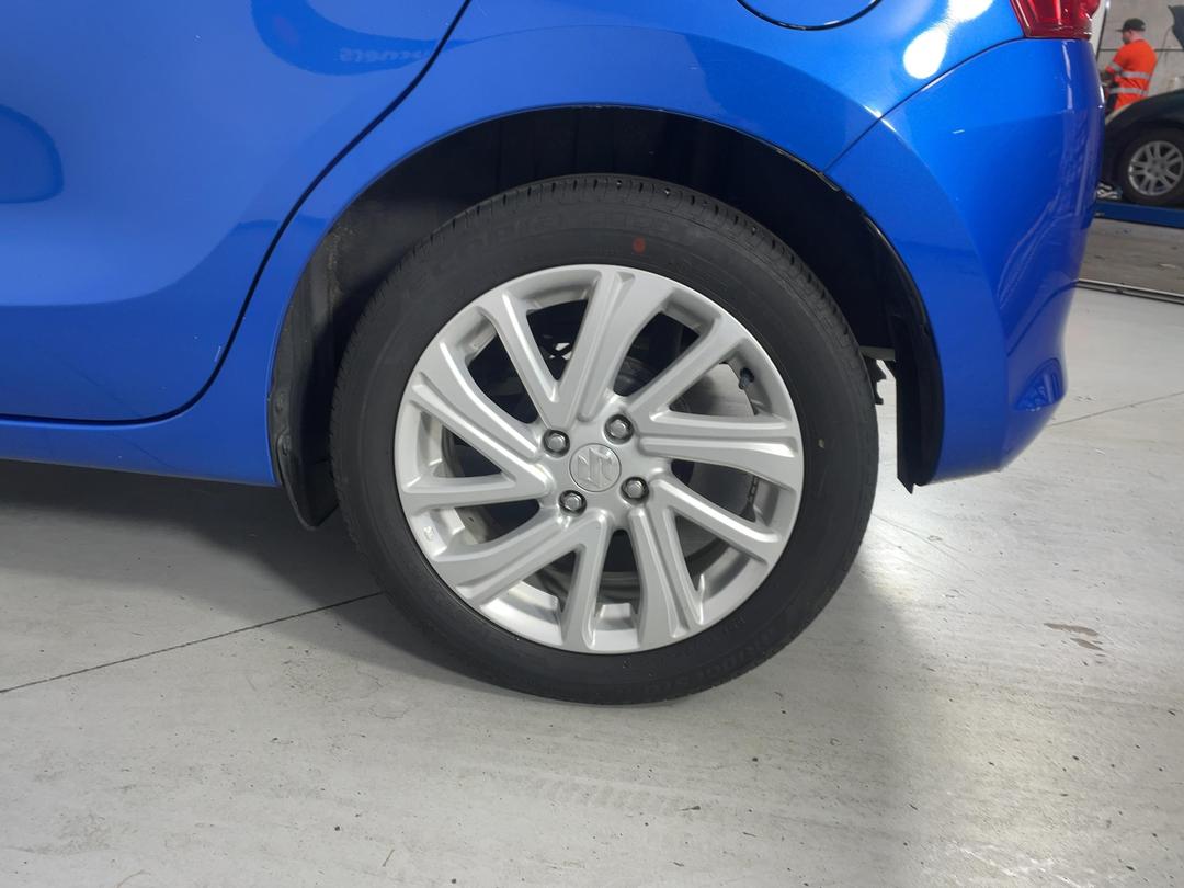Photo '11' of Suzuki Swift