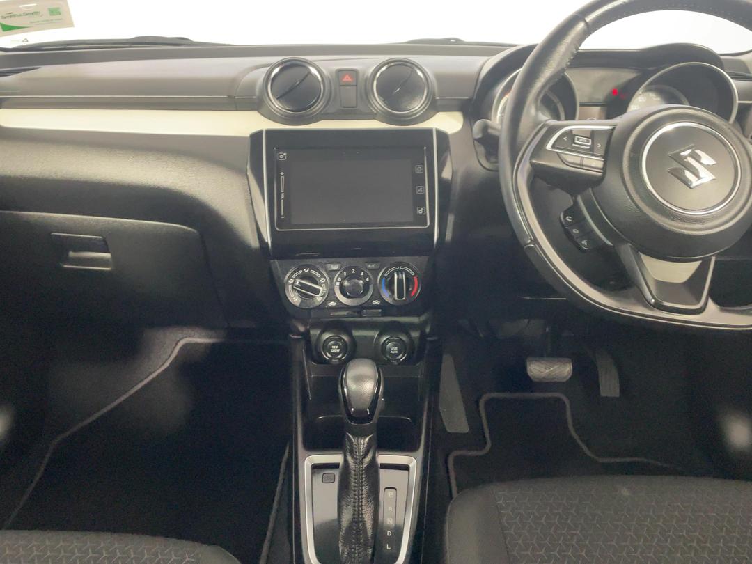 Photo '18' of Suzuki Swift