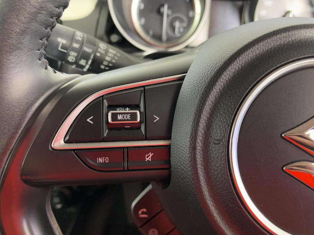 Photo '24' of Suzuki Swift