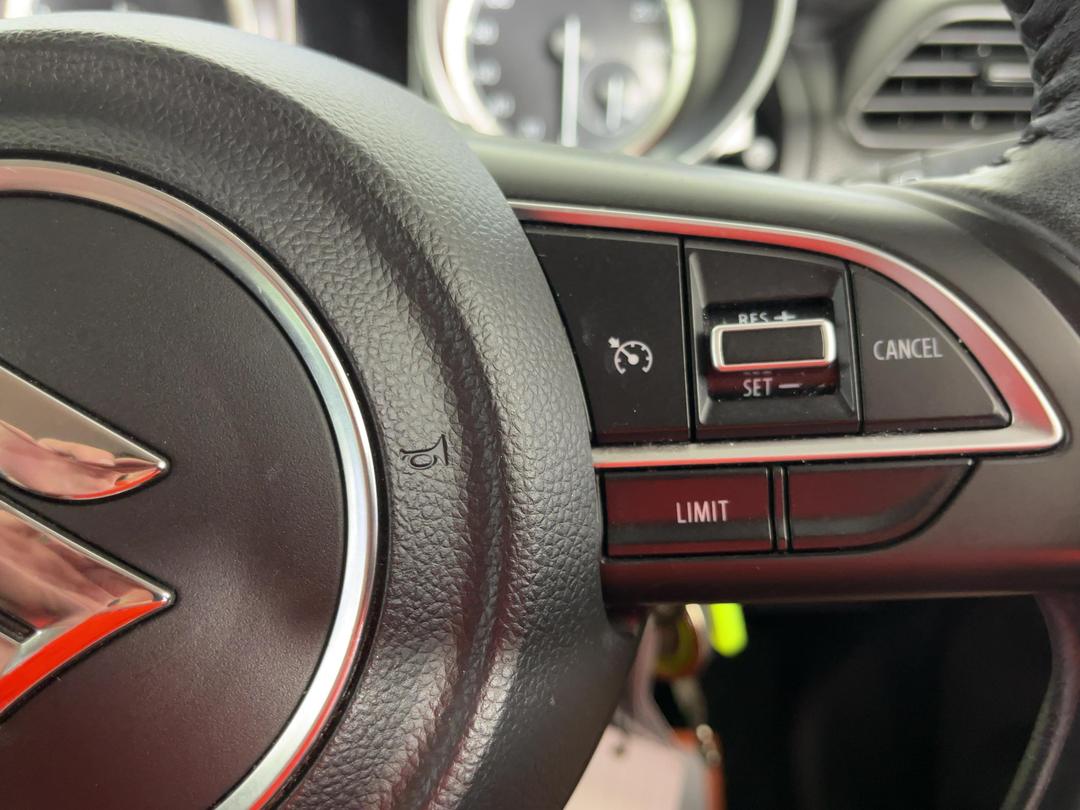 Photo '25' of Suzuki Swift