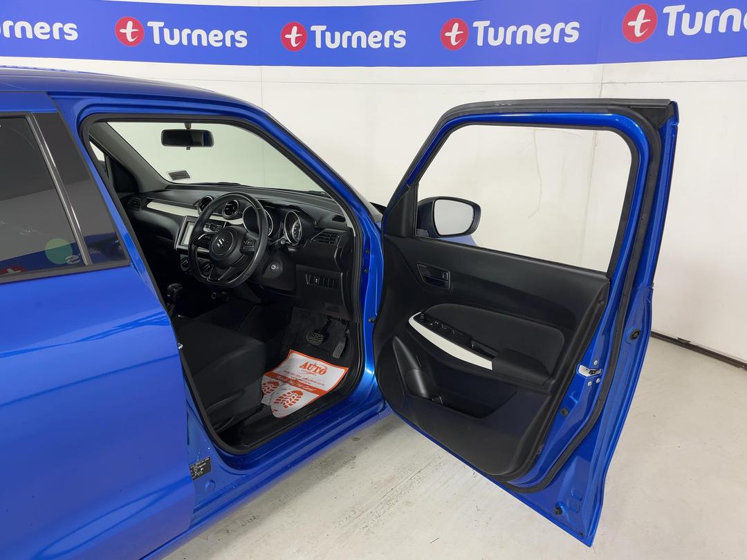 Photo '15' of Suzuki Swift