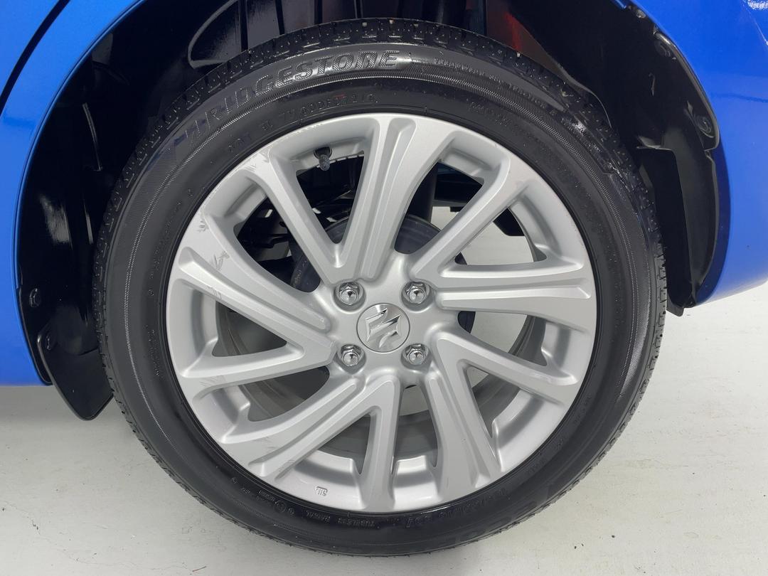 Photo '11' of Suzuki Swift