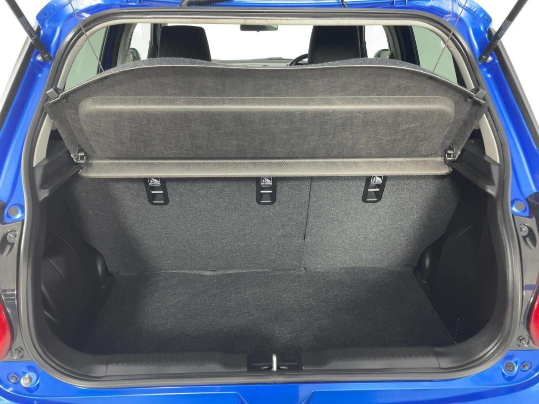 Photo '14' of Suzuki Swift
