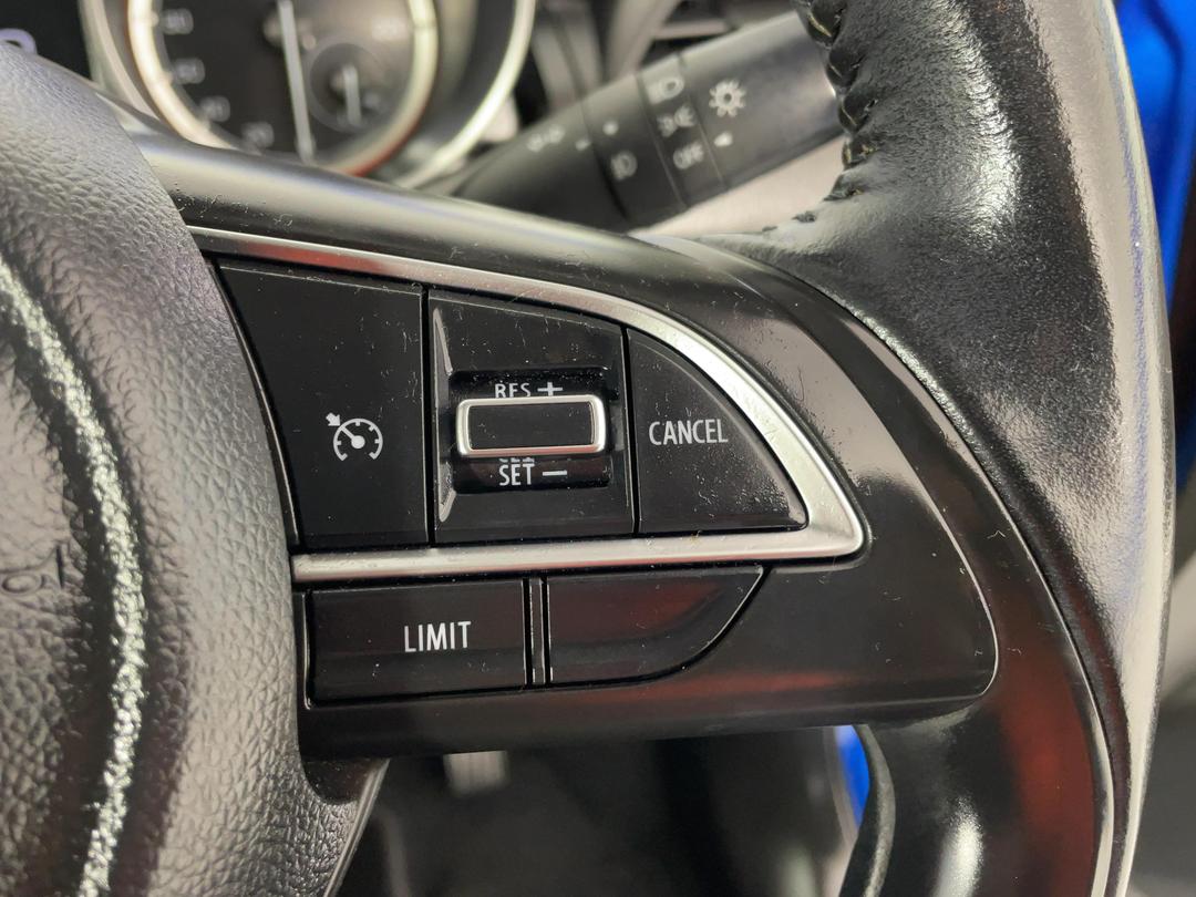 Photo '24' of Suzuki Swift