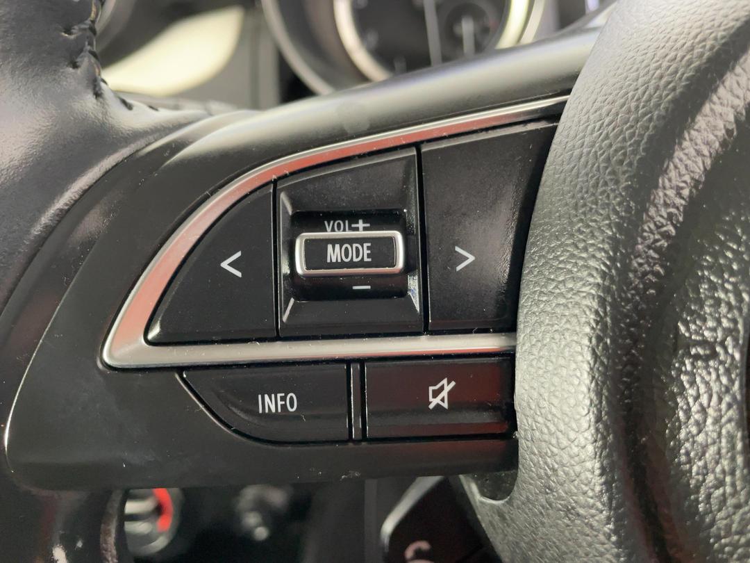Photo '25' of Suzuki Swift