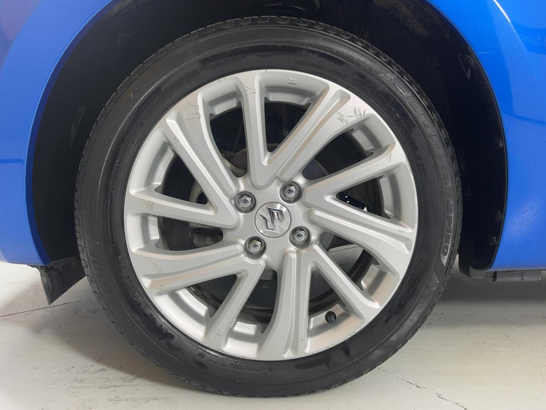 Photo '10' of Suzuki Swift