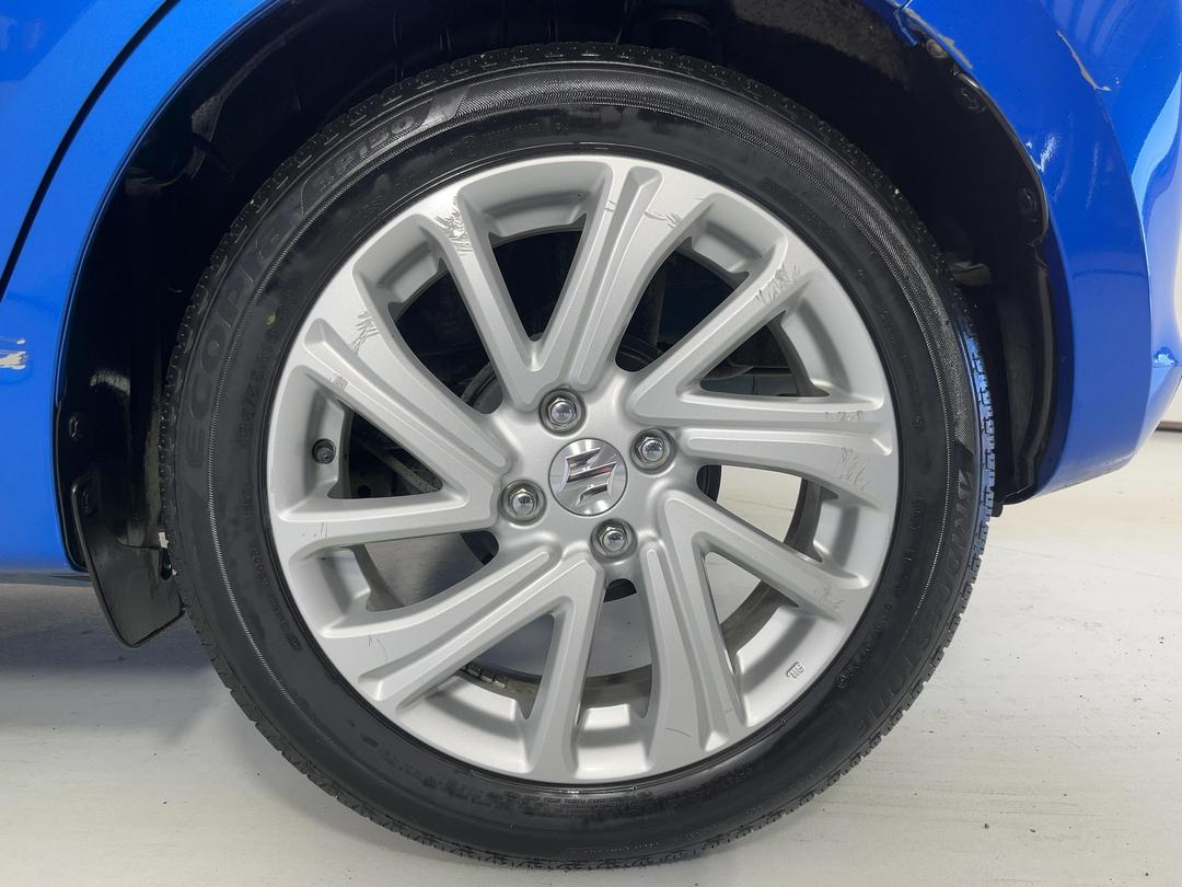 Photo '11' of Suzuki Swift