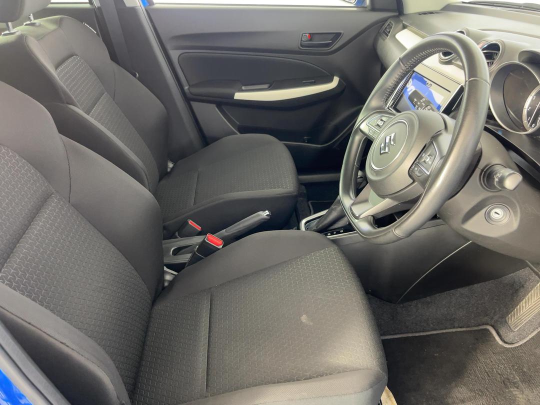 Photo '16' of Suzuki Swift
