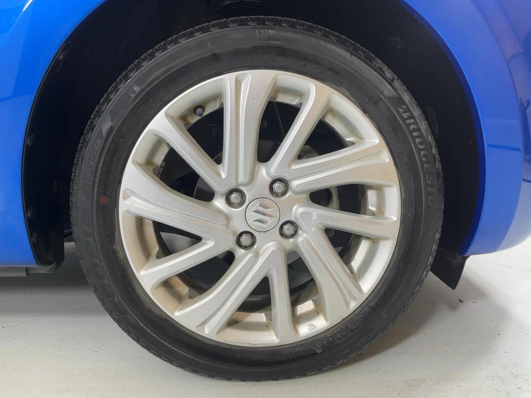 Photo '9' of Suzuki Swift