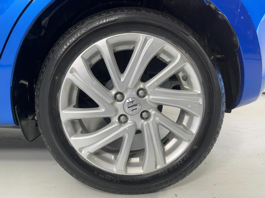 Photo '11' of Suzuki Swift
