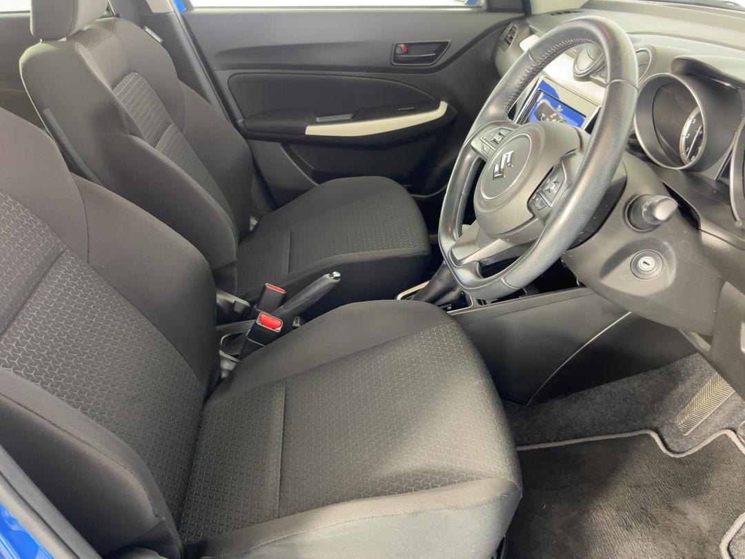 Photo '16' of Suzuki Swift