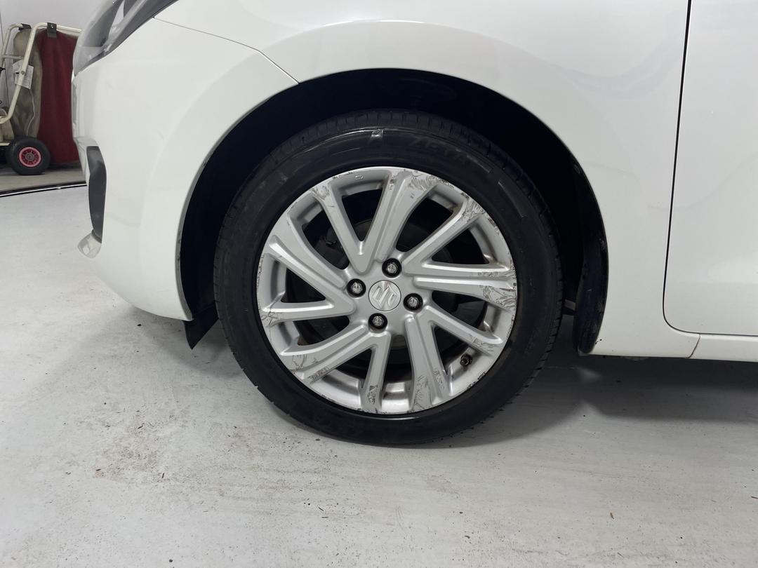 Photo '10' of Suzuki Swift