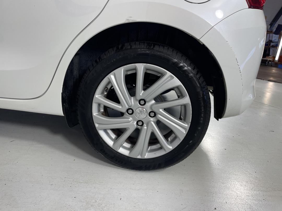 Photo '11' of Suzuki Swift