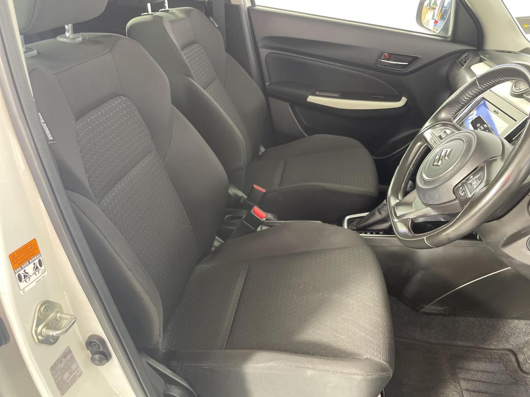 Photo '16' of Suzuki Swift